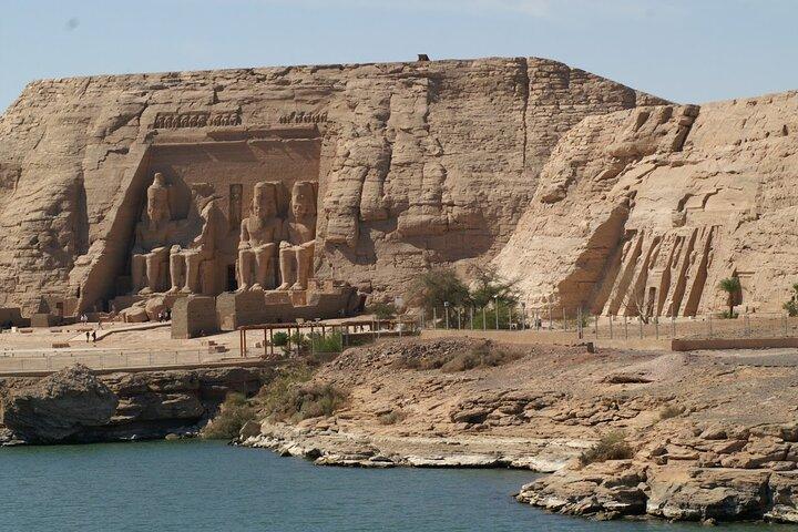 Luxor to Abu Simbel Private Day Tour – Guide & Tickets Included
