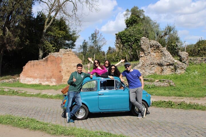 Tour of Rome Aboard a Vintage Fiat 500