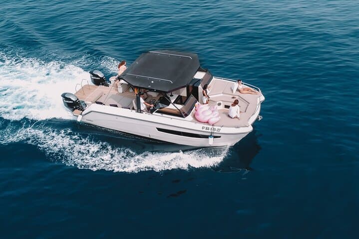 Private Charter in Catamaran Alexa by Barcelona 12 pax 2/4/8 HS