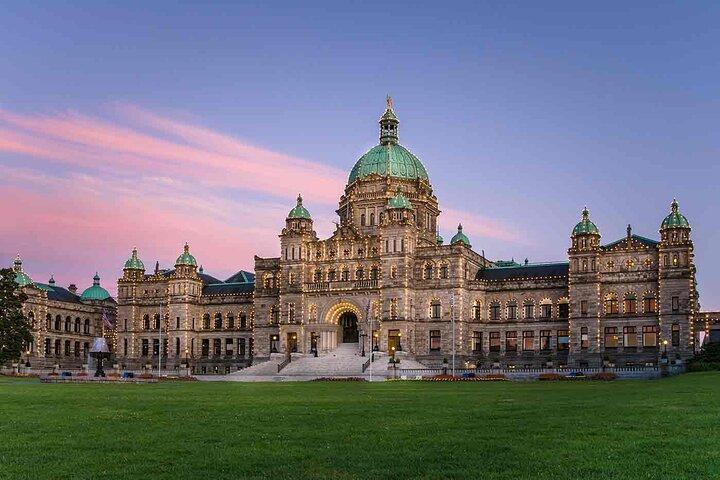 Tour of Butchart Gardens and Victoria from Vancouver