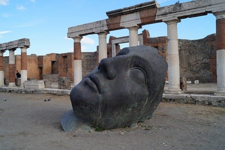 Day Tour Rome to Pompeii and skip the line Access.