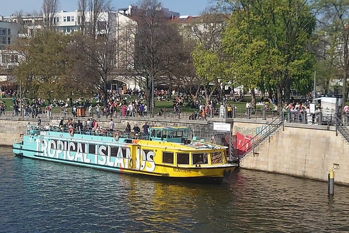 Berlin East Side Tour 2.5 hour cruise with commentary