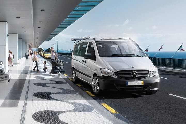 Private transfer from Luxor Airport to your hotel or Nile cruise