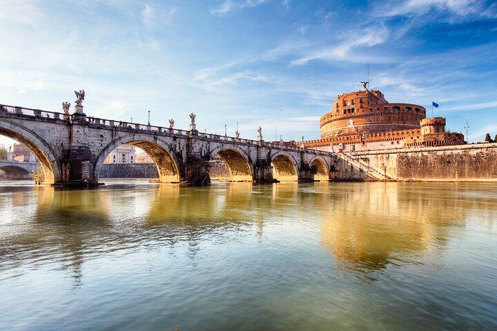 Skip-the-line Castel Sant'Angelo and Vatican Private Tour