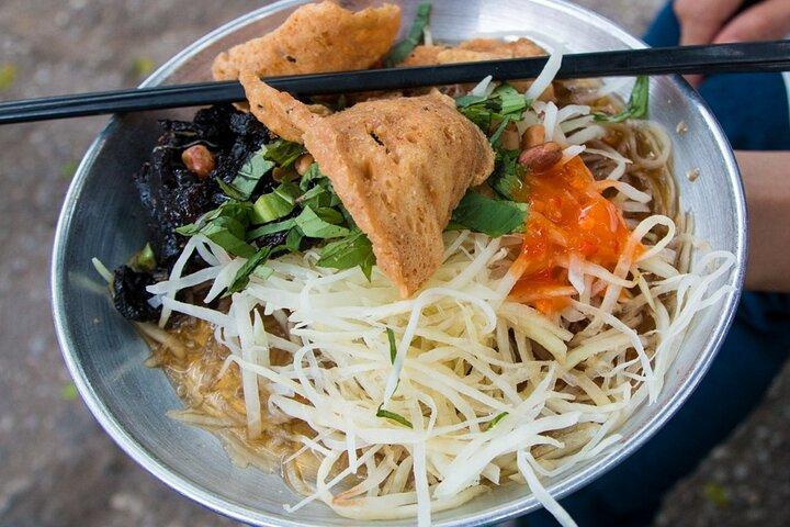 The 10 Tastings of Ho Chi Minh City By Walking (Taxi Pickup)