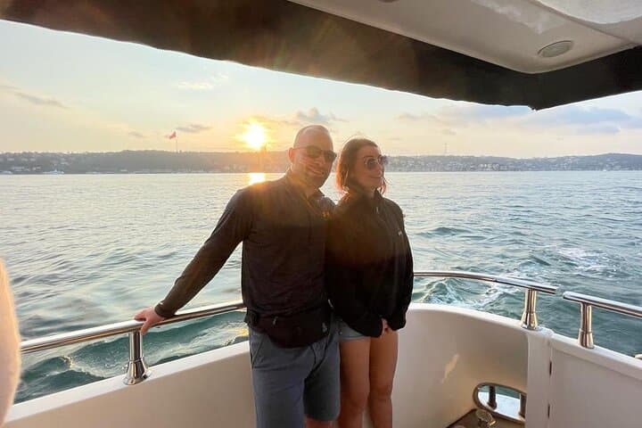 Istanbul Luxury Yacht Cruise with Transfer Option