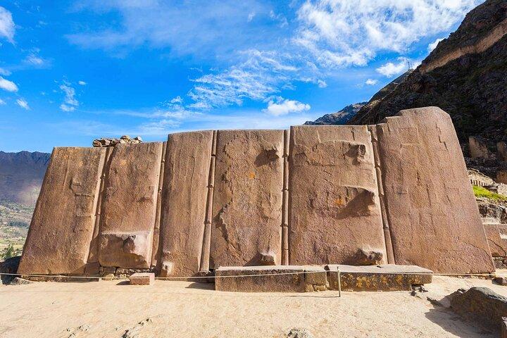 2-Day Tour Machu Picchu by Panoramic Train + Sacred Valley