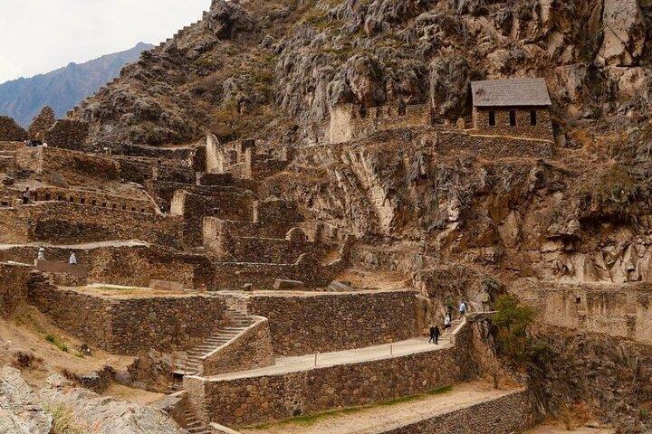 2-Day Tour Machu Picchu by Panoramic Train + Sacred Valley