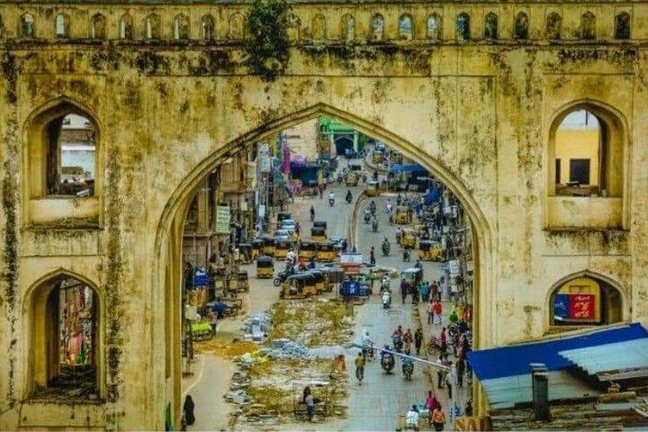 Old city Walking Tour in Charminar