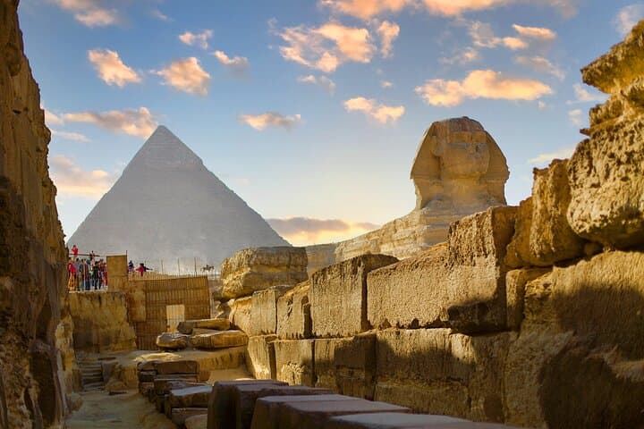 Private Giza Pyramids & Sphinx Experience with Egyptologist Guide