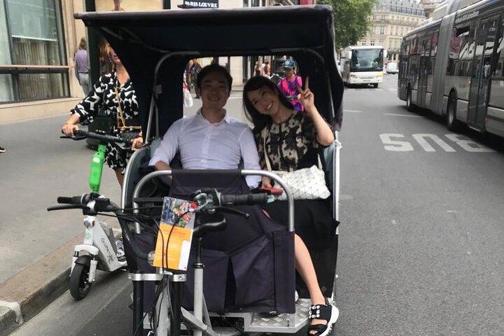 Sightseeing tour of most iconic parisian monuments (rickshaw)