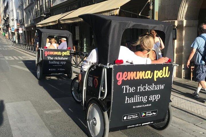 Sightseeing tour of most iconic parisian monuments (rickshaw)