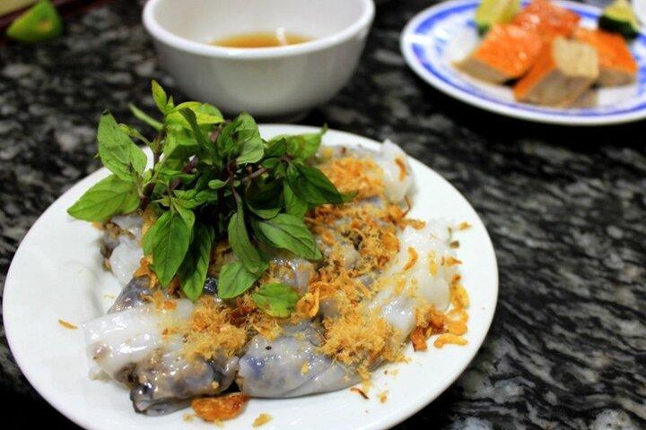 Hanoi Old Quarter Walking Tour with Street Foodie & Eggs Coffee