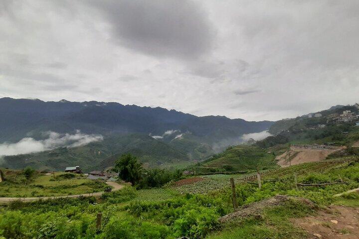 One day Trekking in Sapa and Muong Hoa Valley with local guide