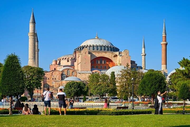 Blue Mosque, Hagia Sophia, Topkapı Palace & Grand Bazaar Tour