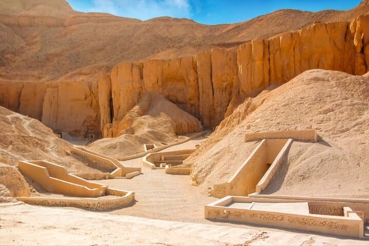 Luxor Half-day Valley of the King &Hatshpsut and Memnon