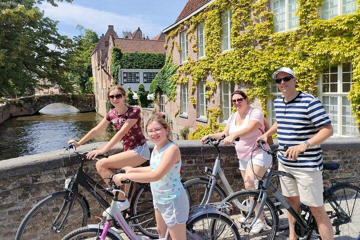 Bruges: bike ride, chocolate tasting, windmills, hidden corners!