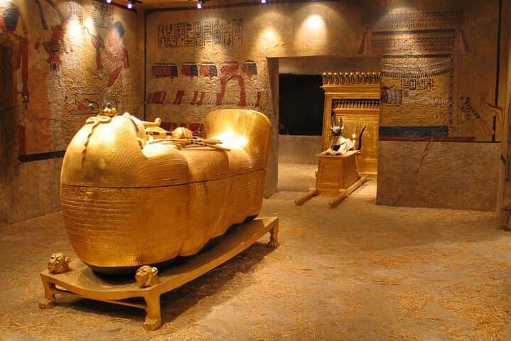 Special Luxor Day Tour West Bank 1 & 2 and Queens, Kings Valley