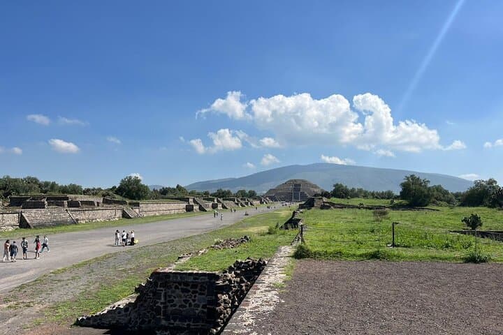 Teotihuacan Pyramids Tour from Mexico City