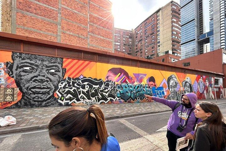 Free Graffiti Walking Tour Every Day in Bogota