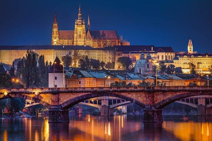 Unusual and historical tour of Prague with French guide