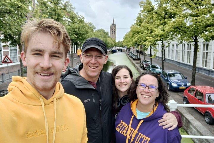 Delft: Private Walking Tour and Royal Delft Factory