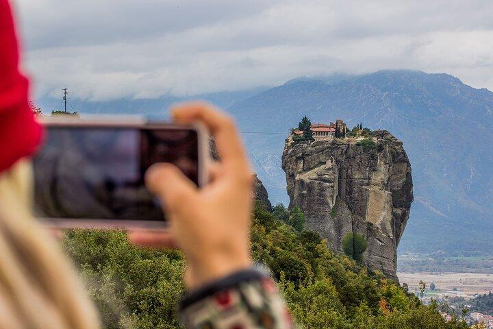 Meteora Tour: Monasteries, Lunch & Optional Athens Transfer