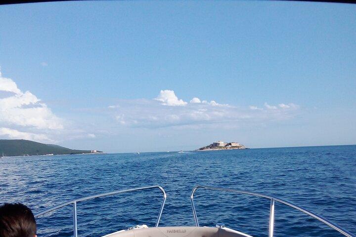 Speedboat Tour to Lady of the Rock, Mamula and Blue Cave Swim