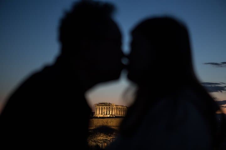 Athens Old City Private Photoshoot Tour / 2 hrs