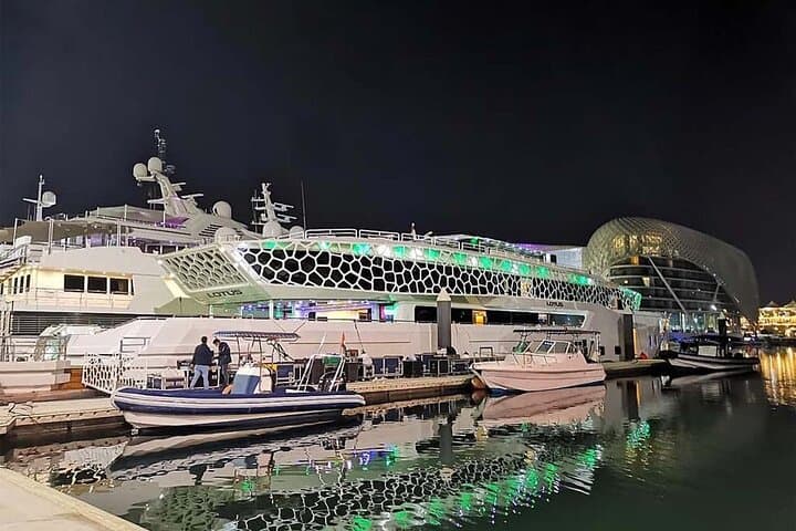 Lotus Mega Yacht Breathtaking 3-Hours Dinner Cruise