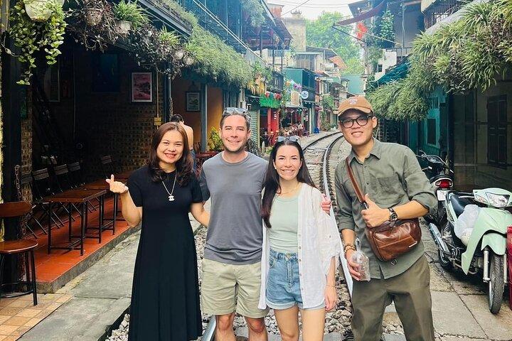 Private Tour: Hanoi City Full-Day Tour with Train Street Visit