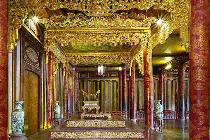 Hue Imperial City - Hai Van Pass Small Group From Danang/HoiAn