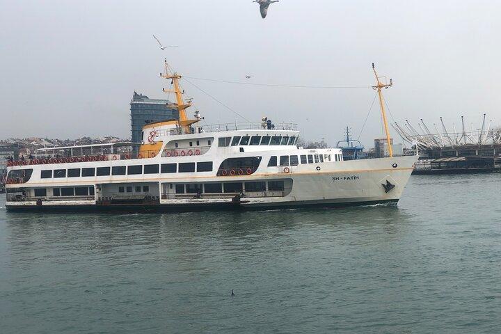 Full Day Istanbul Bosphorus Cruise and Dolmabahce Palace Tour