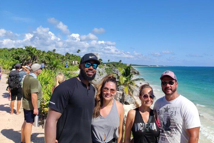 Archeological Guided Walking Tour in Tulum