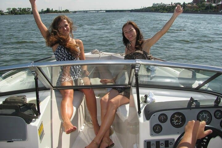 3 Hours Private Breathtaking Como Lake Boat Tour
