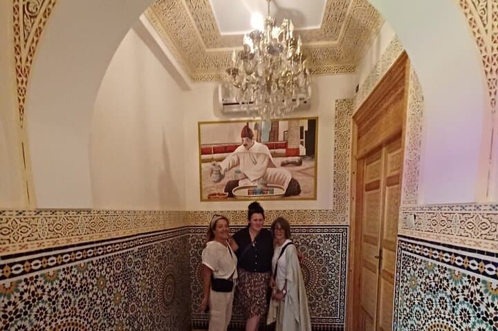 Casablanca Private Night Tour with Traditional Dinner