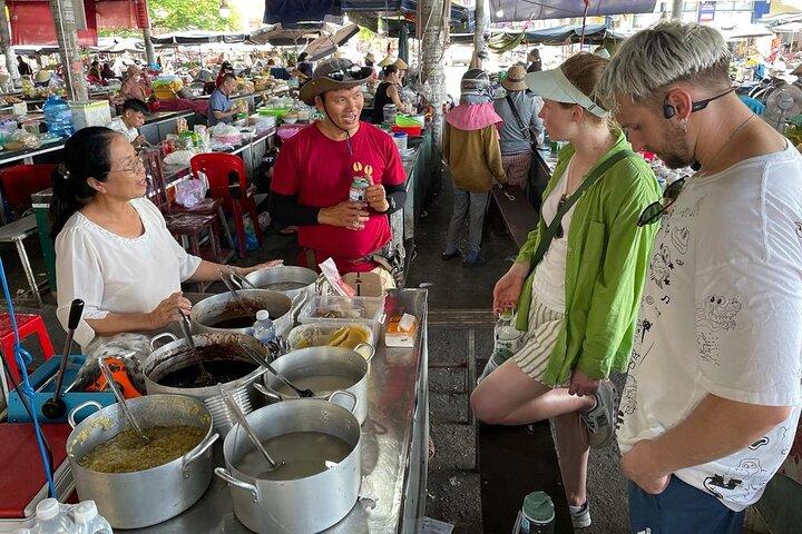 Dong Hoi Sightseeing and Street Food Bike Tour