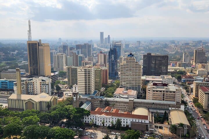 Nairobi city sights, Giraffe Encounters & Traditional dances Tour
