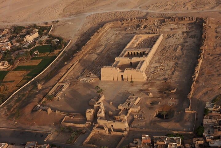 Tour Habu Temple, Deir El Medina, Valley of the Queens in Luxor