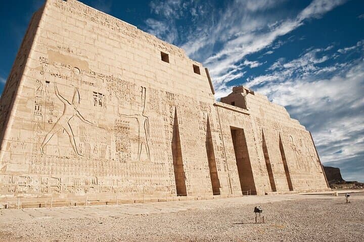 Private Tour of Habu Temple and Valley of the Artisans and Queens