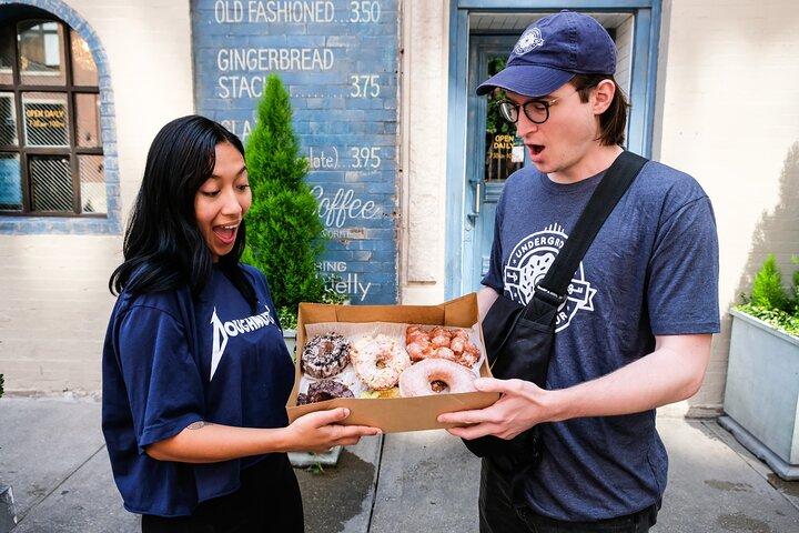 Chicago's Downtown Donut & Family-Friendly History Walking Tour