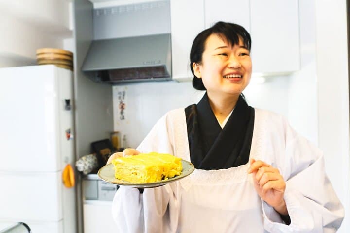 Private Japanese Cooking Class in Osaka with Culinary Expert Yoko