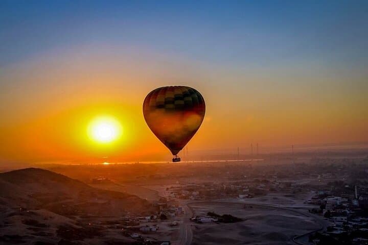 Sunrise Hot Air Balloon Ride Experience in Luxor