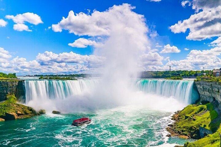 Toronto to Niagara Falls Day Tour with Boat Cruise and Lunch