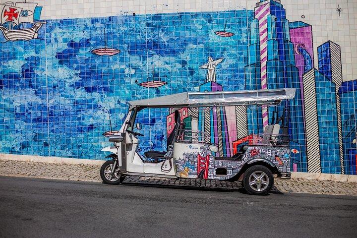 Private Half-Day Eco Tuk Tuk Tour in Lisbon