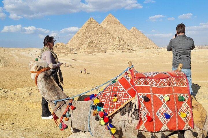 Private Tour in Giza Pyramids, Museum and Bazzar