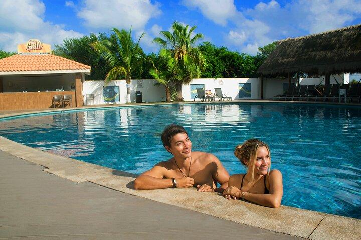 Catamaran Snorkel tour to Isla Mujeres with buffet and open bar