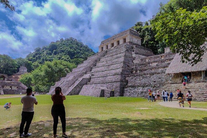 San Cristobal : Waterfalls of Agua Azul, Misol Ha and Palenque Ruins