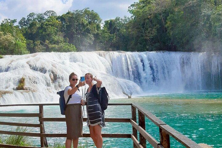 San Cristobal : Waterfalls of Agua Azul, Misol Ha and Palenque Ruins