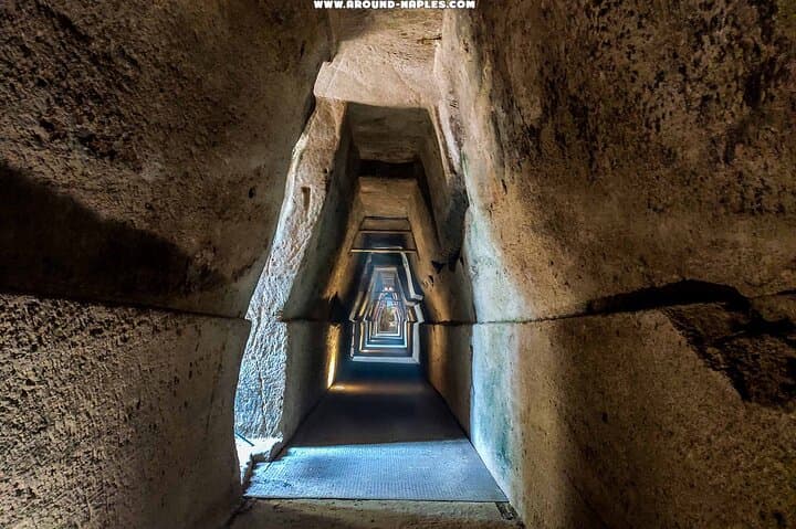 Private tour by car among the treasures of Campi Flegrei and Naples.